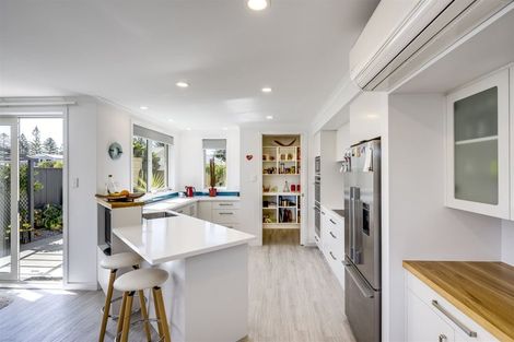 Photo of property in 31 Aparima Place, Awatoto, Napier, 4110