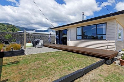 Photo of property in 28 Marsden Road, Stoke, Nelson, 7011