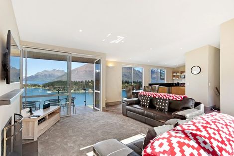 Photo of property in 7 Earnslaw Terrace, Queenstown, 9300