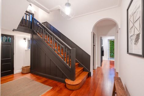 Photo of property in 9 Easdale Street, Kelburn, Wellington, 6012