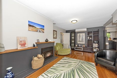 Photo of property in 21 Sandwich Road, St Andrews, Hamilton, 3200