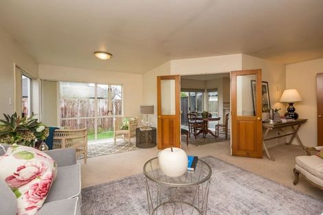 Photo of property in 9a Shaftesbury Street, Avonhead, Christchurch, 8042