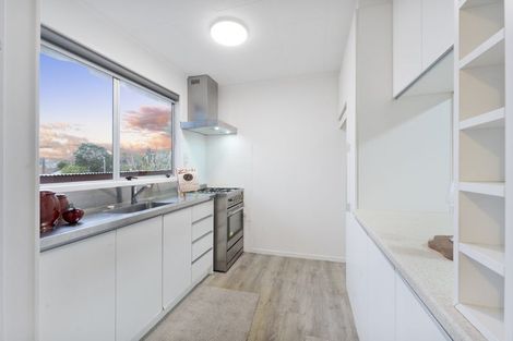 Photo of property in 92 Gallony Avenue, Massey, Auckland, 0614