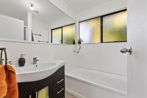 Photo of property in 11 Glengarry Place, Hilltop, Taupo, 3330
