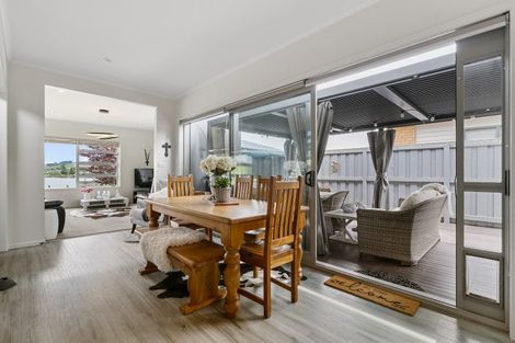 Photo of property in 21 Lakeview Quay, Pyes Pa, Tauranga, 3112