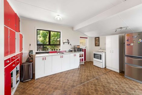 Photo of property in 32 Manuka Street, Castlecliff, Whanganui, 4501