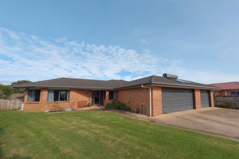 Photo of property in 8 Oribi Place, Whitianga, 3510