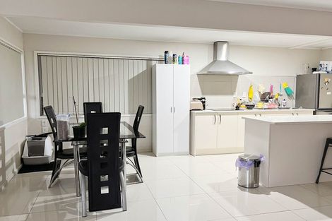 Photo of property in 4 Santiago Crescent, Unsworth Heights, Auckland, 0632