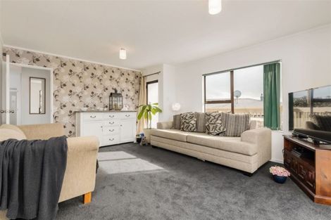 Photo of property in 25 Clearview Heights, Ranui, Auckland, 0612