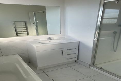 Photo of property in 14 Beverley Road, Stanmore Bay, Whangaparaoa, 0932