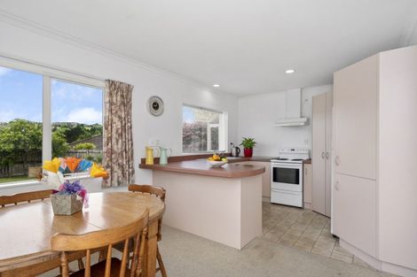 Photo of property in 18 Mamaku Rise, Welcome Bay, Tauranga, 3112