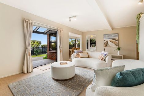 Photo of property in 146 Pacific Parade, Army Bay, Whangaparaoa, 0930