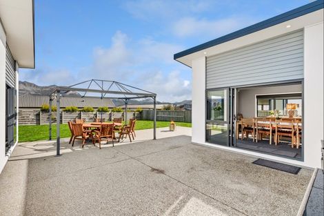 Photo of property in 7 Centre Crescent, Wanaka, 9305
