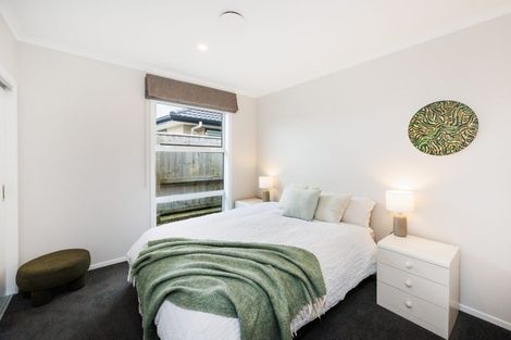 Photo of property in 16 Cyprus Place, Fitzherbert, Palmerston North, 4410