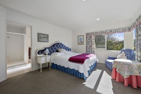 Photo of property in 2/18 Ngahere Views, Orewa, 0931