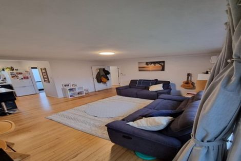 Photo of property in 3/125a Birkdale Road, Birkdale, Auckland, 0626