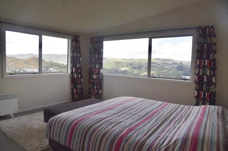 Photo of property in 42 Waverton Terrace, Churton Park, Wellington, 6037