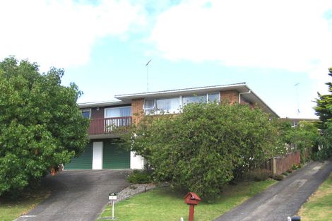 Photo of property in 4 Prestige Place, Castor Bay, Auckland, 0620
