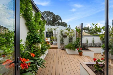 Photo of property in 10a Victoria Road, Devonport, Auckland, 0624