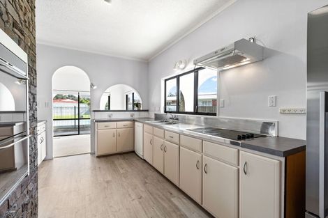 Photo of property in 9 Windsor Avenue, Waikanae, 5036