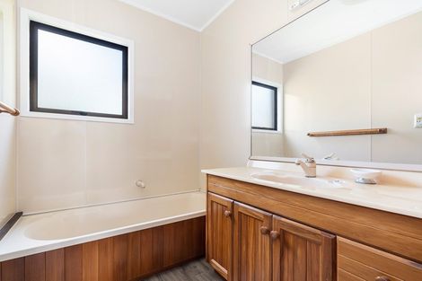 Photo of property in 1 Saint Andrews Place, Te Kamo, Whangarei, 0112