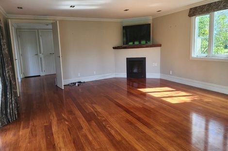 Photo of property in 186 Boord Crescent, Kumeu, 0891