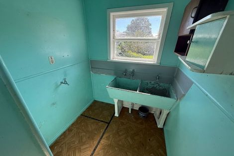 Photo of property in 57 Chatsworth Crescent, Pakuranga Heights, Auckland, 2010