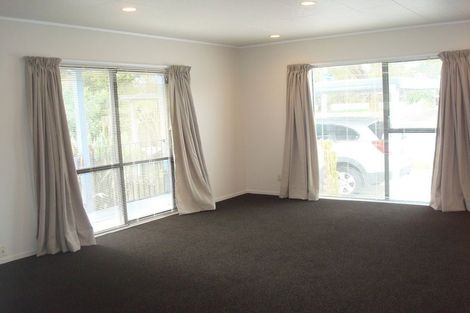 Photo of property in 21 Aberfeldy Avenue, Highland Park, Auckland, 2010