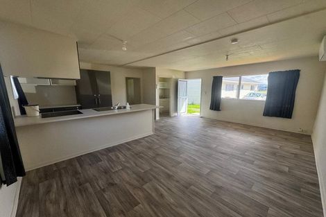 Photo of property in 12b Sturges Road, Henderson, Auckland, 0612