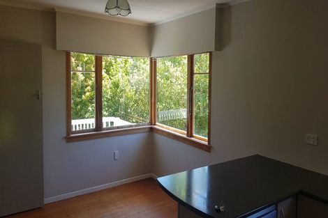 Photo of property in 25 Beaumont Crescent, Frankleigh Park, New Plymouth, 4310