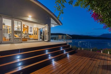 Photo of property in 2 Marina View, Waikawa, Picton, 7281