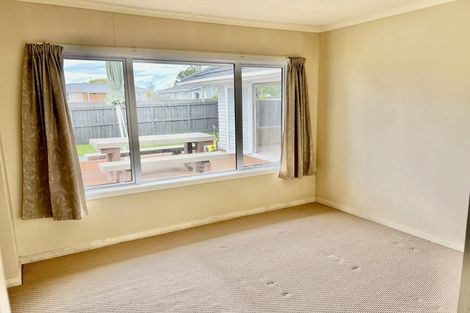 Photo of property in 8 Border Road, Henderson, Auckland, 0612