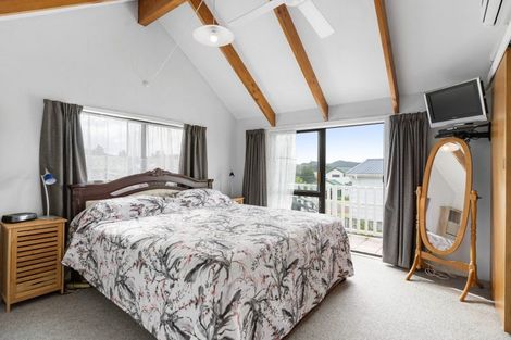 Photo of property in 106 Everitt Crescent, Whangamata, 3620