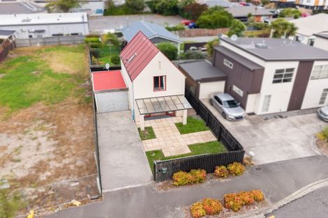 Photo of property in 100 Grafton Street, Waltham, Christchurch, 8011