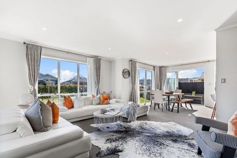 Photo of property in 5 Aro Mato Place, Huapai, Kumeu, 0810