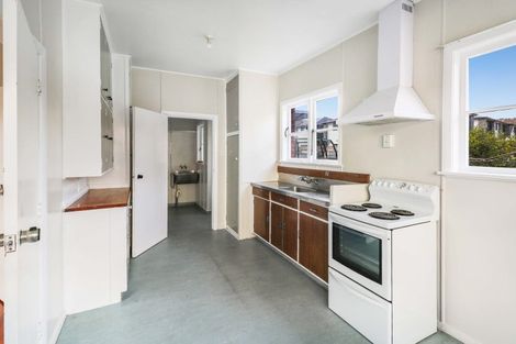 Photo of property in 8 Compton Crescent, Taita, Lower Hutt, 5011