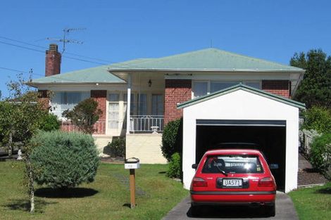Photo of property in 15a Kokiri Street, Te Atatu South, Auckland, 0610