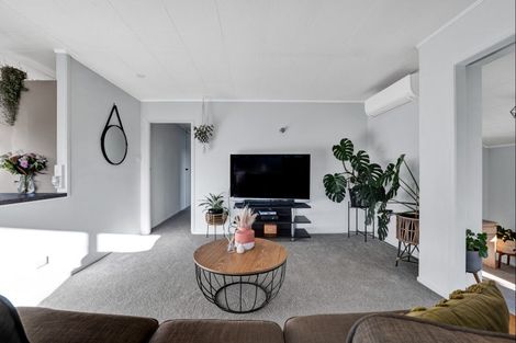 Photo of property in 5 Hobart Drive, Spotswood, New Plymouth, 4310