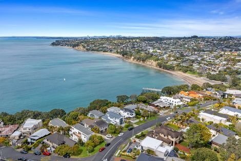 Photo of property in 1/19 Churchill Road, Murrays Bay, Auckland, 0630