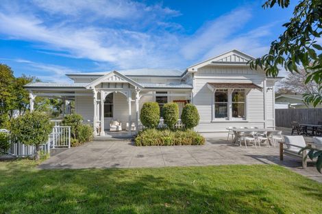 Photo of property in 6 Thompson Road, Bluff Hill, Napier, 4110