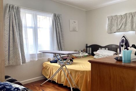 Photo of property in 1/65 Golf Road, New Lynn, Auckland, 0600