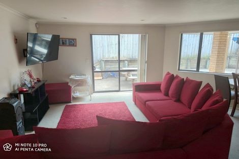 Photo of property in 3 Marbella Crescent, Oteha, Auckland, 0632