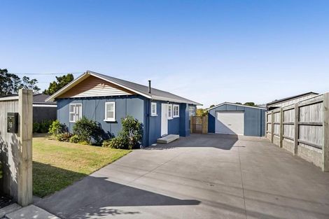 Photo of property in 15 Alberta Road, Glen Avon, New Plymouth, 4312