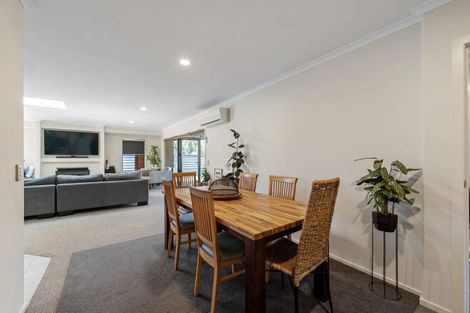 Photo of property in 2 Shaun Close, Papamoa Beach, Papamoa, 3118