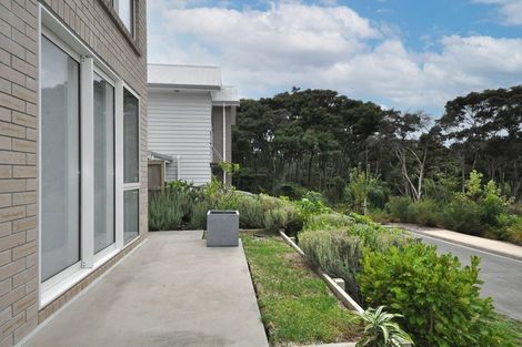 Photo of property in 11 Mahinga Lane, Massey, Auckland, 0614