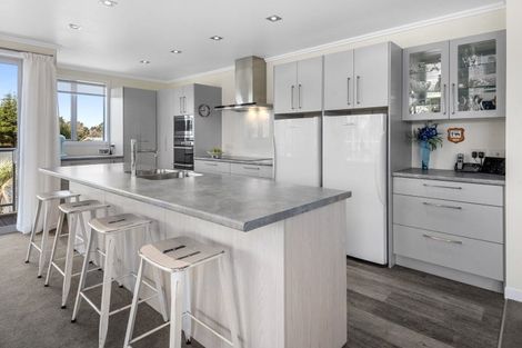 Photo of property in 2 Graham Street, One Tree Point, 0118