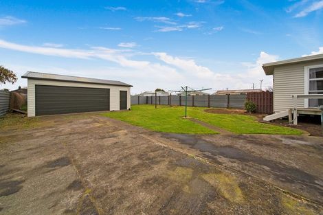 Photo of property in 8 Bone Crescent, Hawera, 4610