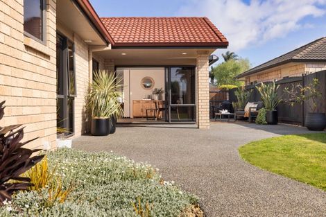 Photo of property in 33 Saint Heliers Place, Papamoa Beach, Papamoa, 3118