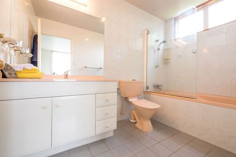 Photo of property in 12 Harlech Mews, Avonhead, Christchurch, 8042