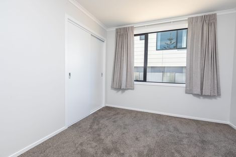 Photo of property in 3 Hillview Crescent, Paparangi, Wellington, 6037